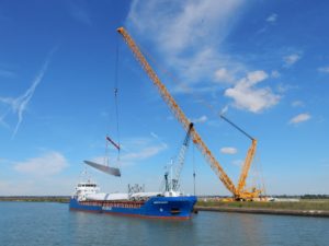 ems-chartering-nortrader-wind-turbines-low